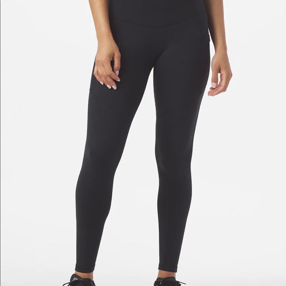 GLYDER• Social Legging• Pockets